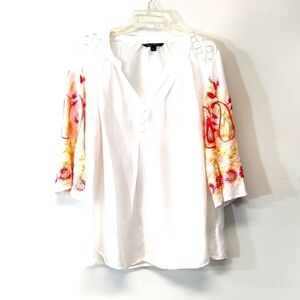 Zac and Rachel women's blouse off-white with embroidered sleeves Size: L